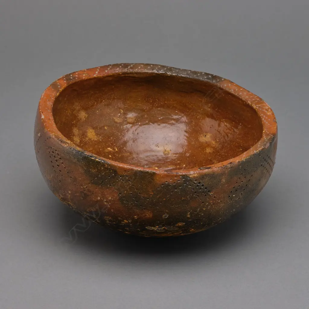 Fiji/Viti earthenware bowl (yaqona), Image 1++